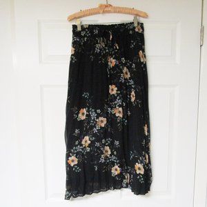 NWOT VICI Pleated Floral Skirt